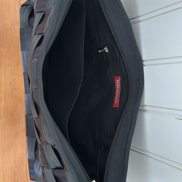 Large Black Original Seatbelt Bag/Messenger bag 15Lx4Dx11H - Picture 8 of 8